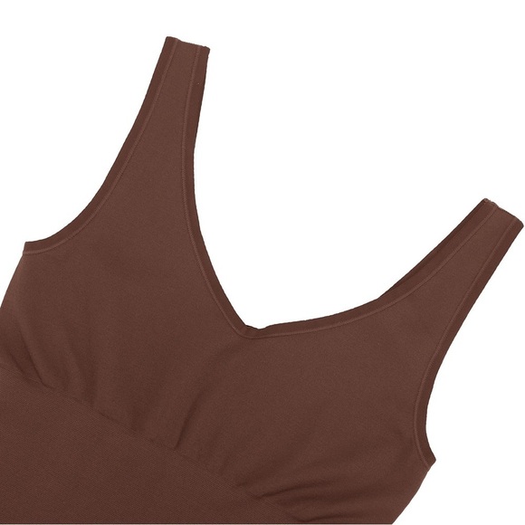 NNEKA ROSE SCULPT TANK TOP - Picture 15 of 16